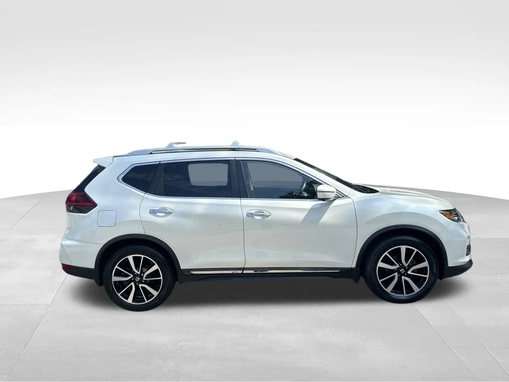 Used 2019 White Nissan SL image 7