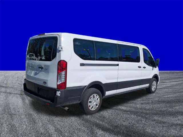 Certified Used 2023 Oxford White Ford XLT image 4