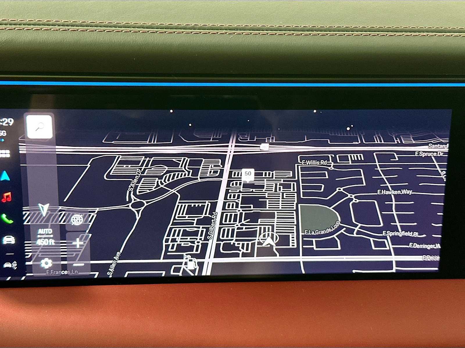 2025 Porsche Macan Turbo Electric - Photo 18