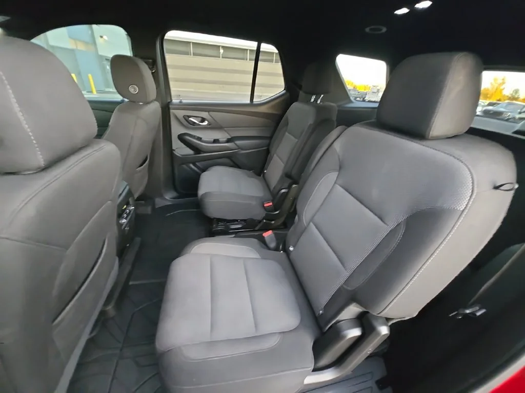 Used 2023 RADIANT RED TINTCOAT Chevrolet LT Cloth image 28