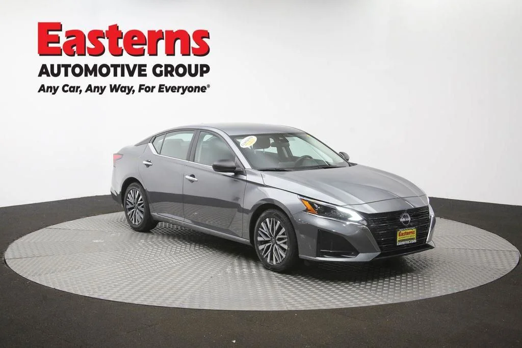 Used 2025 Gray Nissan 2.5 SV image 51
