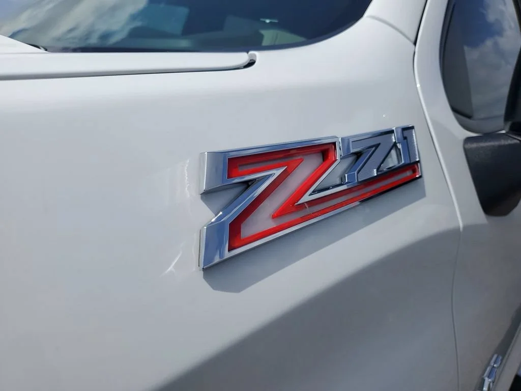 New 2026 Summit White Chevrolet LT image 37