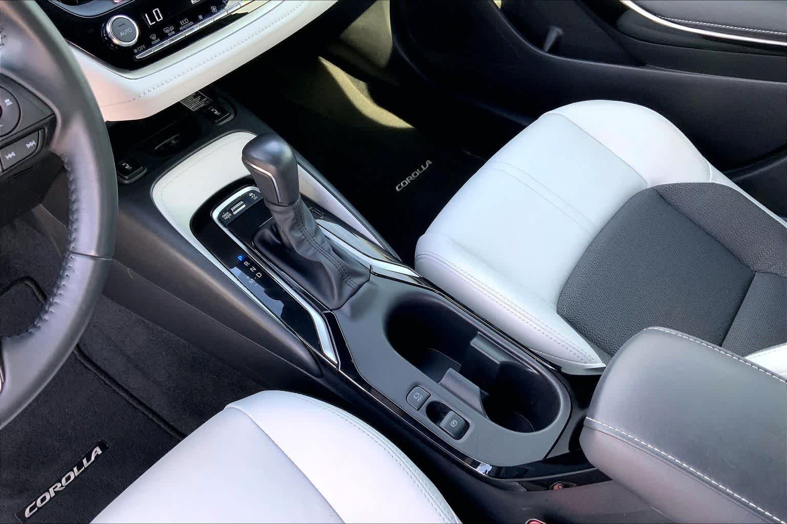 Used 2024 Wind Chill Pearl Toyota XSE image 16