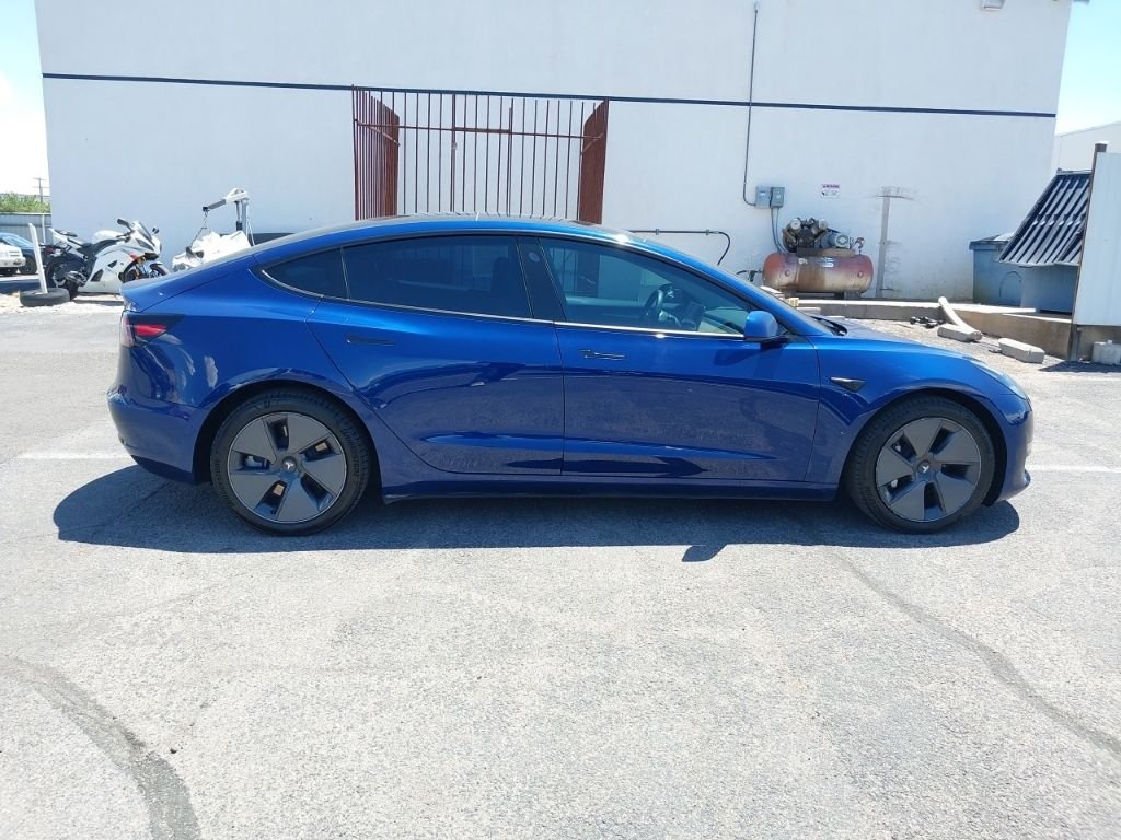 Used 2022  Tesla Long Range image 4
