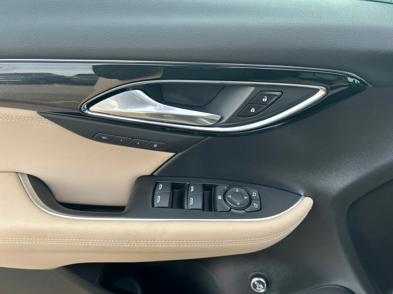 New 2026 Iridescent White Tricoat Buick Preferred AWD image 17