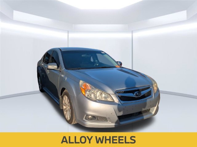 Used 2012 Silver Subaru 2.5i image 2