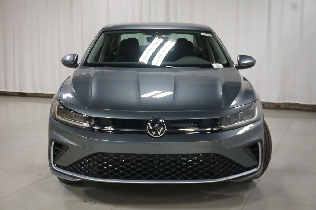 New 2026 Platinum Gray Volkswagen 1.5T S image 5