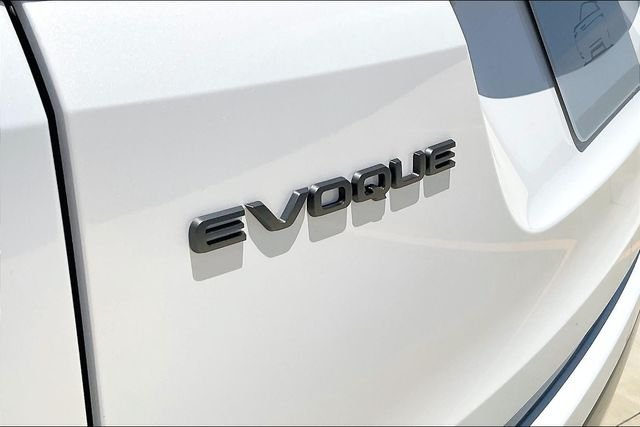Used 2026 White Land Rover Dynamic image 9