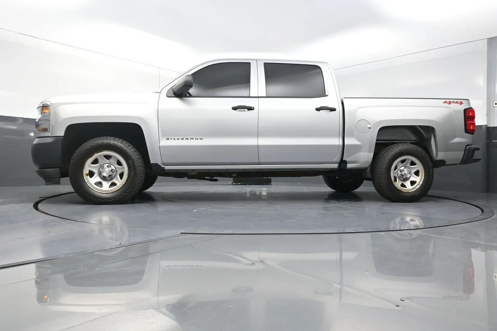 Used 2018 Silver Chevrolet WT image 24