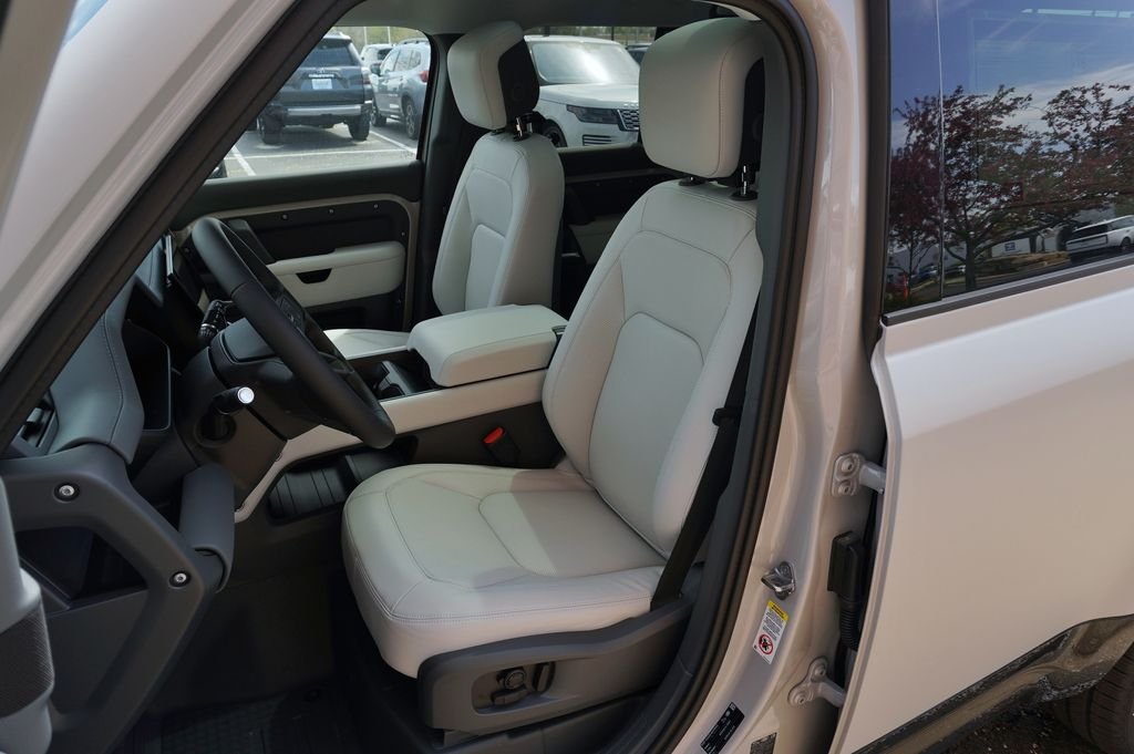 New 2026 Borasco Grey Land Rover X-Dynamic SE image 13