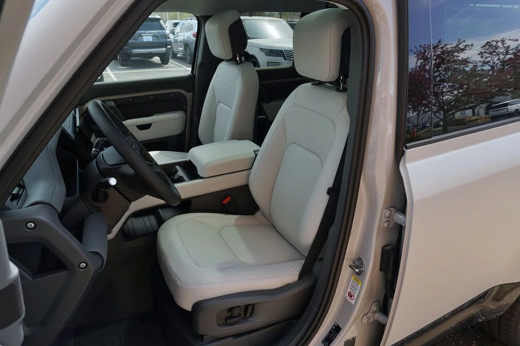 New 2026 Borasco Grey Land Rover X-Dynamic SE image 14