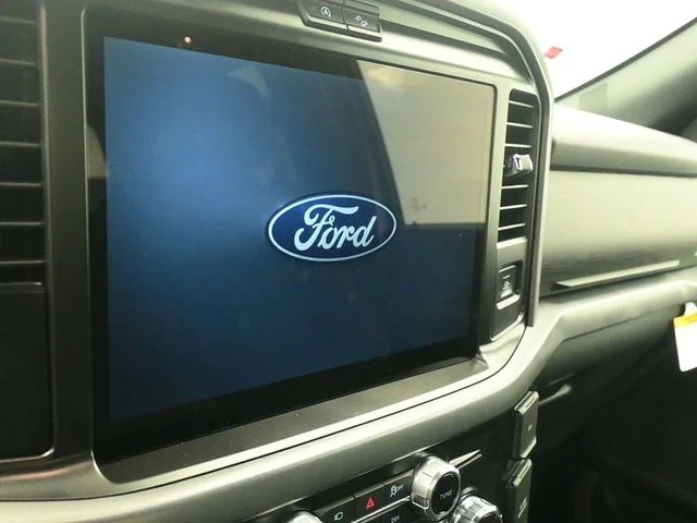 New 2026 Oxford White Ford XLT image 16
