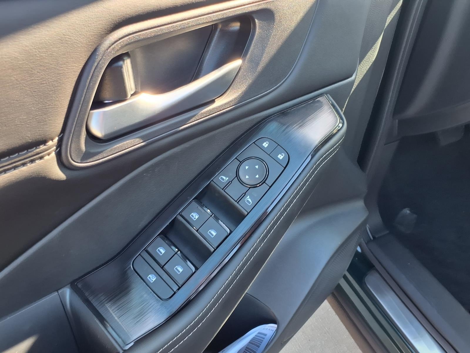 2026 Nissan Rogue photo 14 of 26