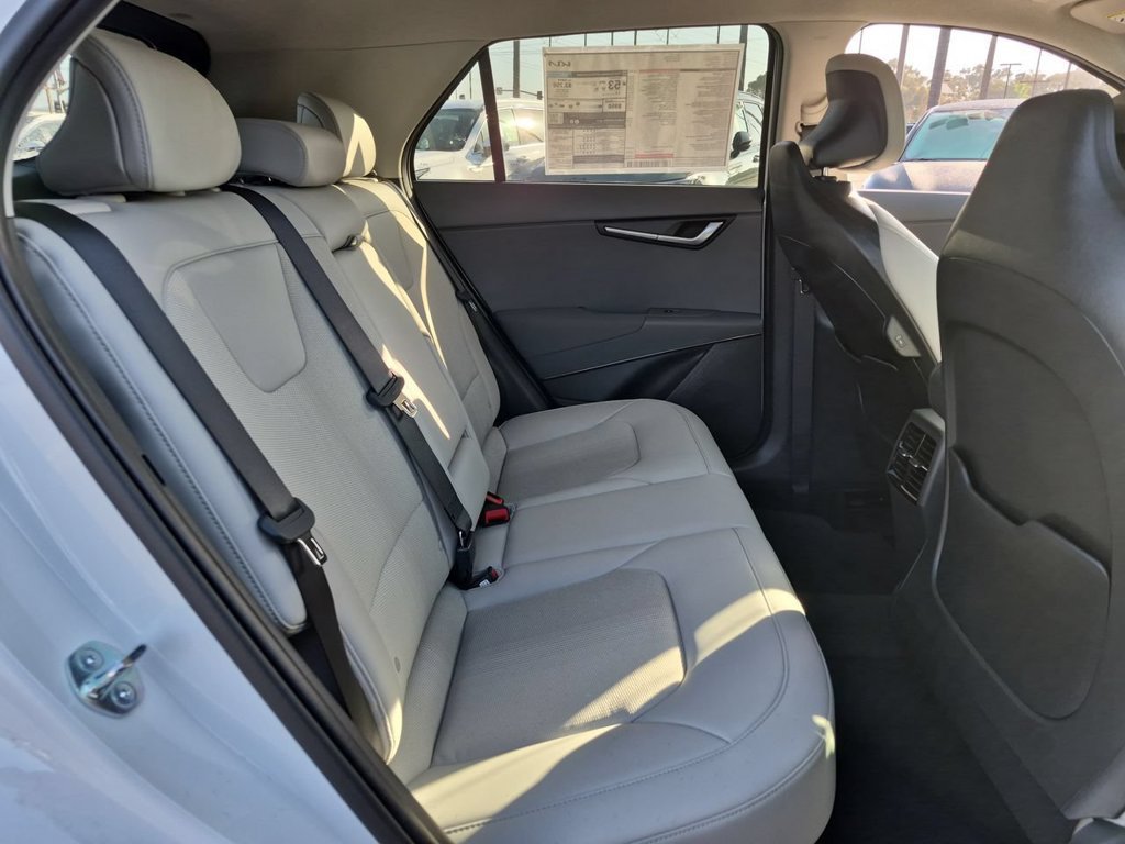 New 2026 Snow White Pearl Kia EX image 27