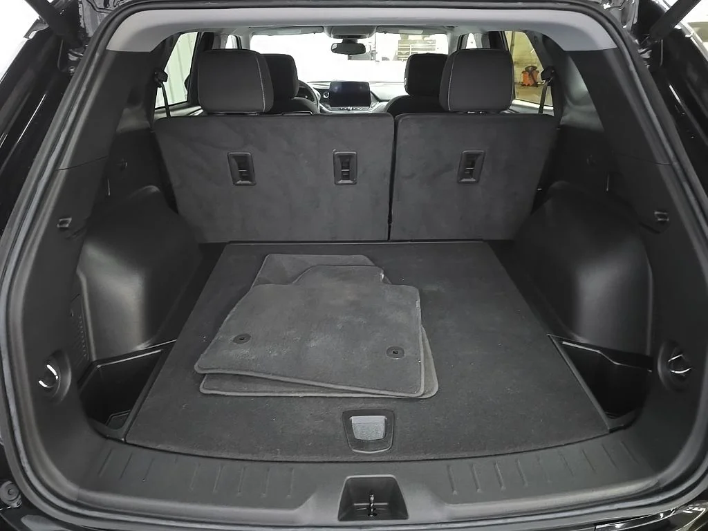 Used 2023 Black Chevrolet LT image 13