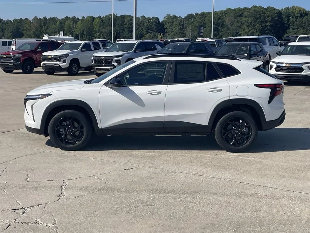 2026 Chevrolet Trax LT - Photo 2