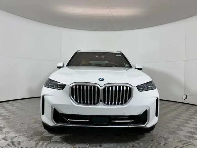 New 2026 Alpine White BMW xDrive40i image 2