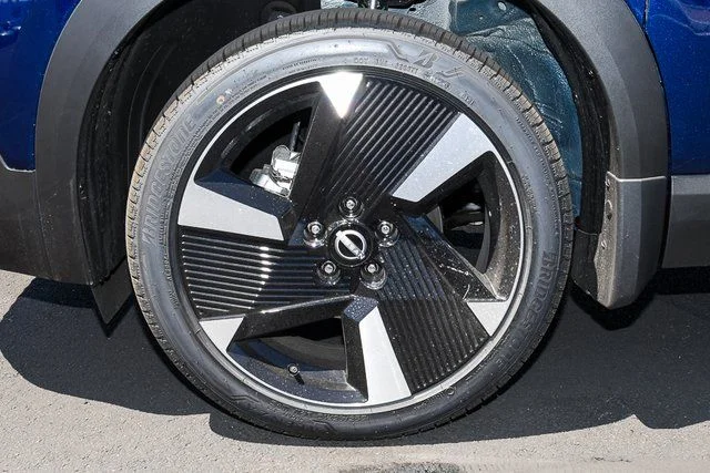 New 2026 Deep Blue Pearl Nissan SR image 12