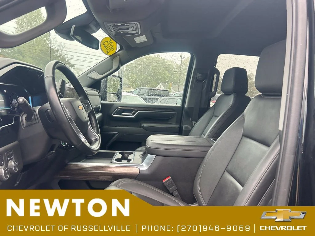 Used 2025 Black Chevrolet LT image 4