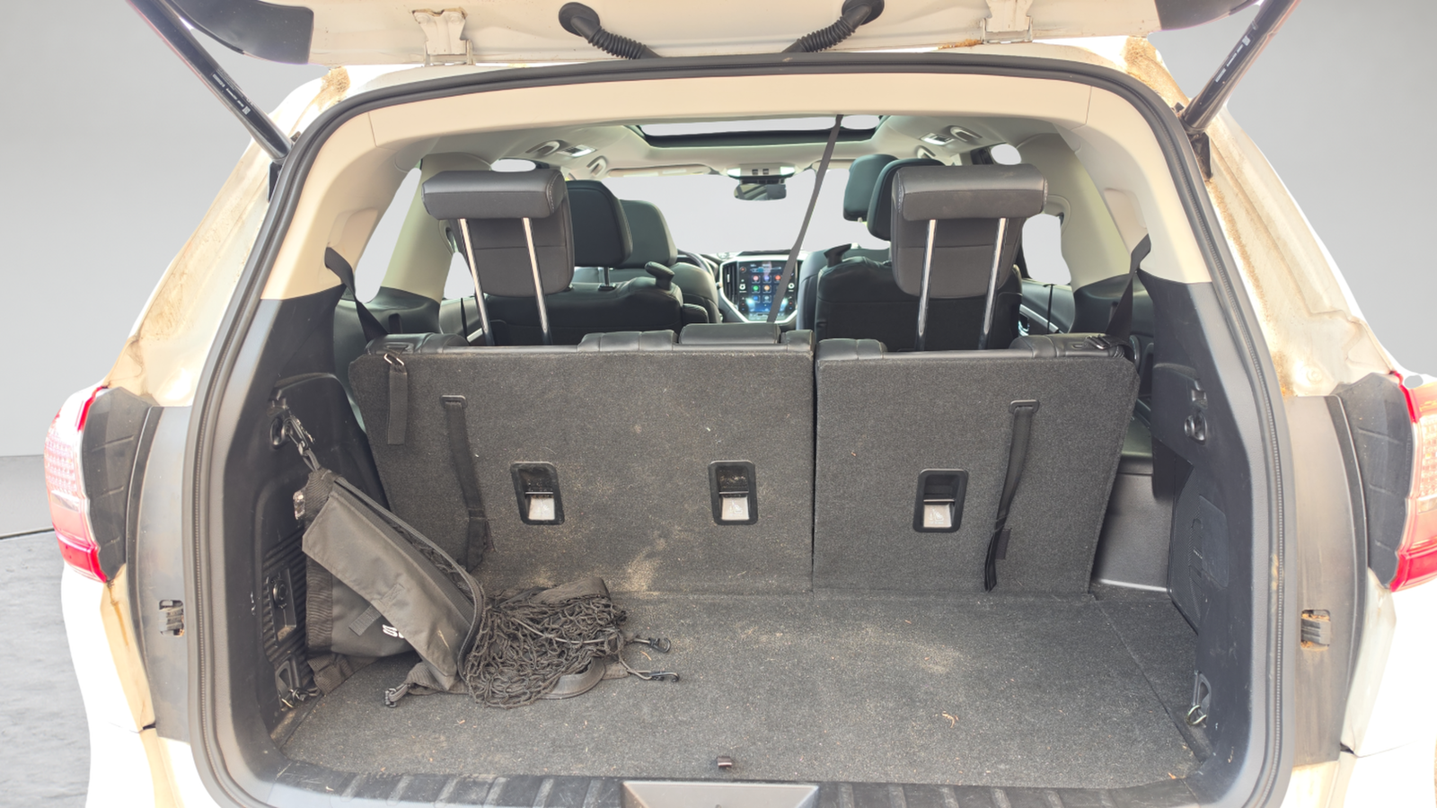 Used 2023 Crystal White Pearl Subaru Touring image 19