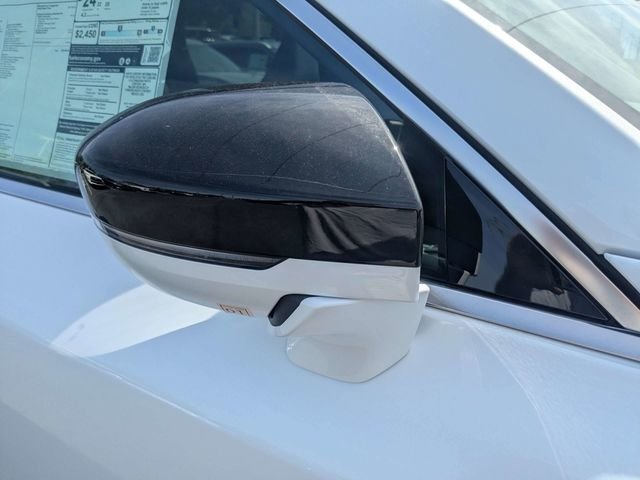 New 2027 RADIANT WHITE INFINITI Pure FWD image 11