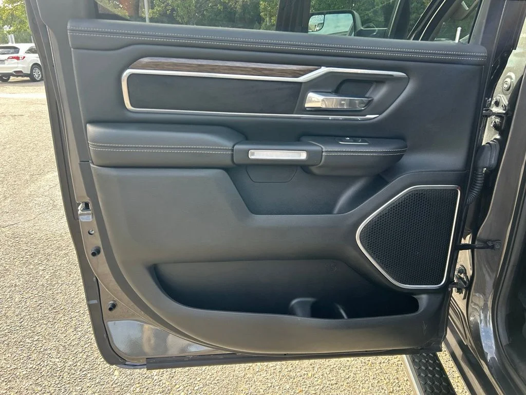 Used 2019 Crystal Metallic Ram Laramie image 21
