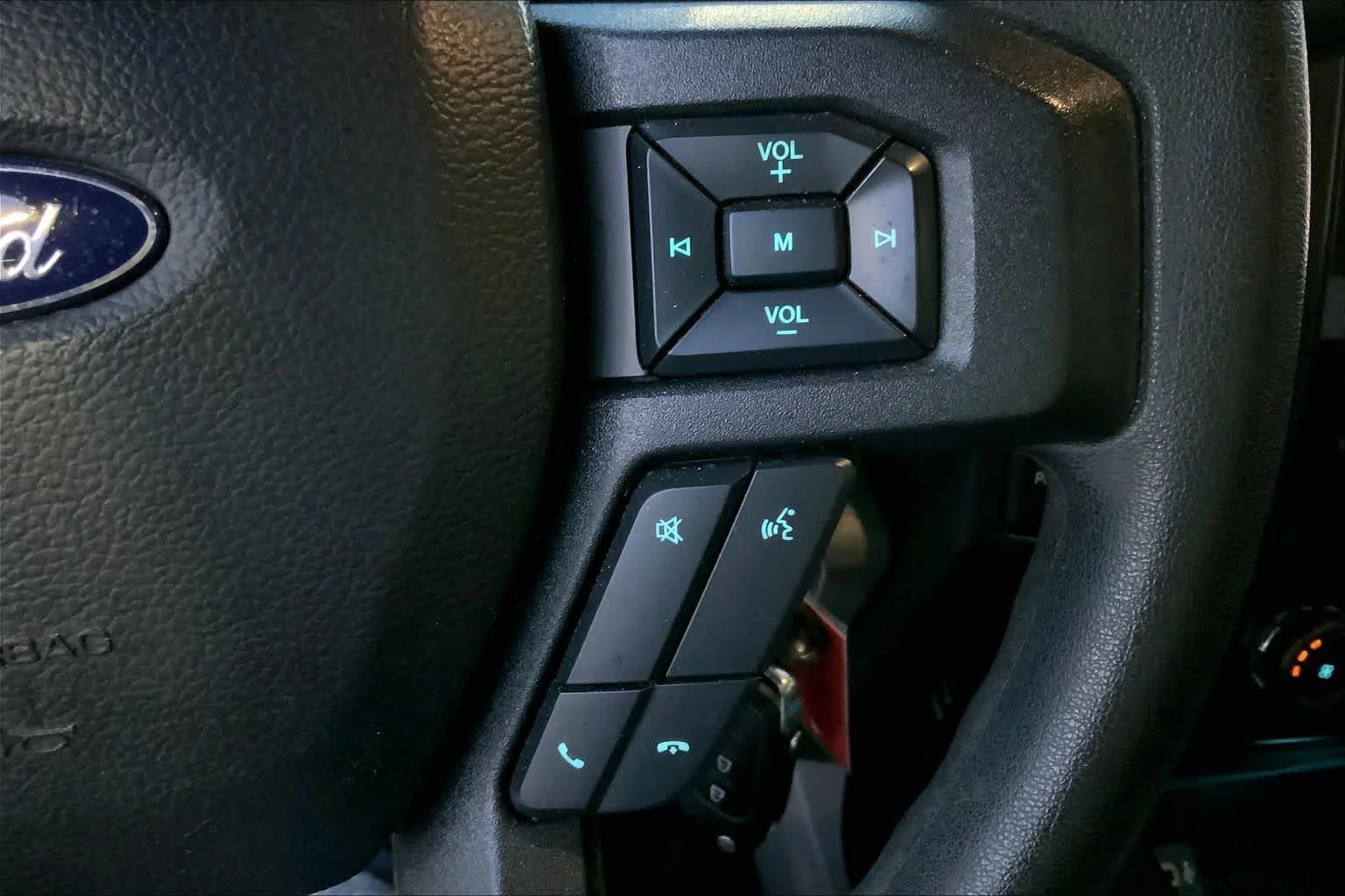 Used 2020 Magnetic Metallic Ford XL image 23