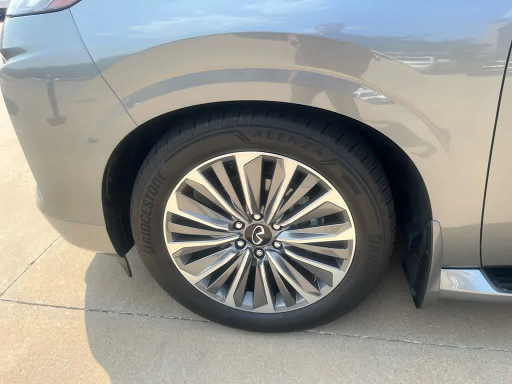 Certified Used 2026 Dynamic Metal INFINITI LUXE image 16