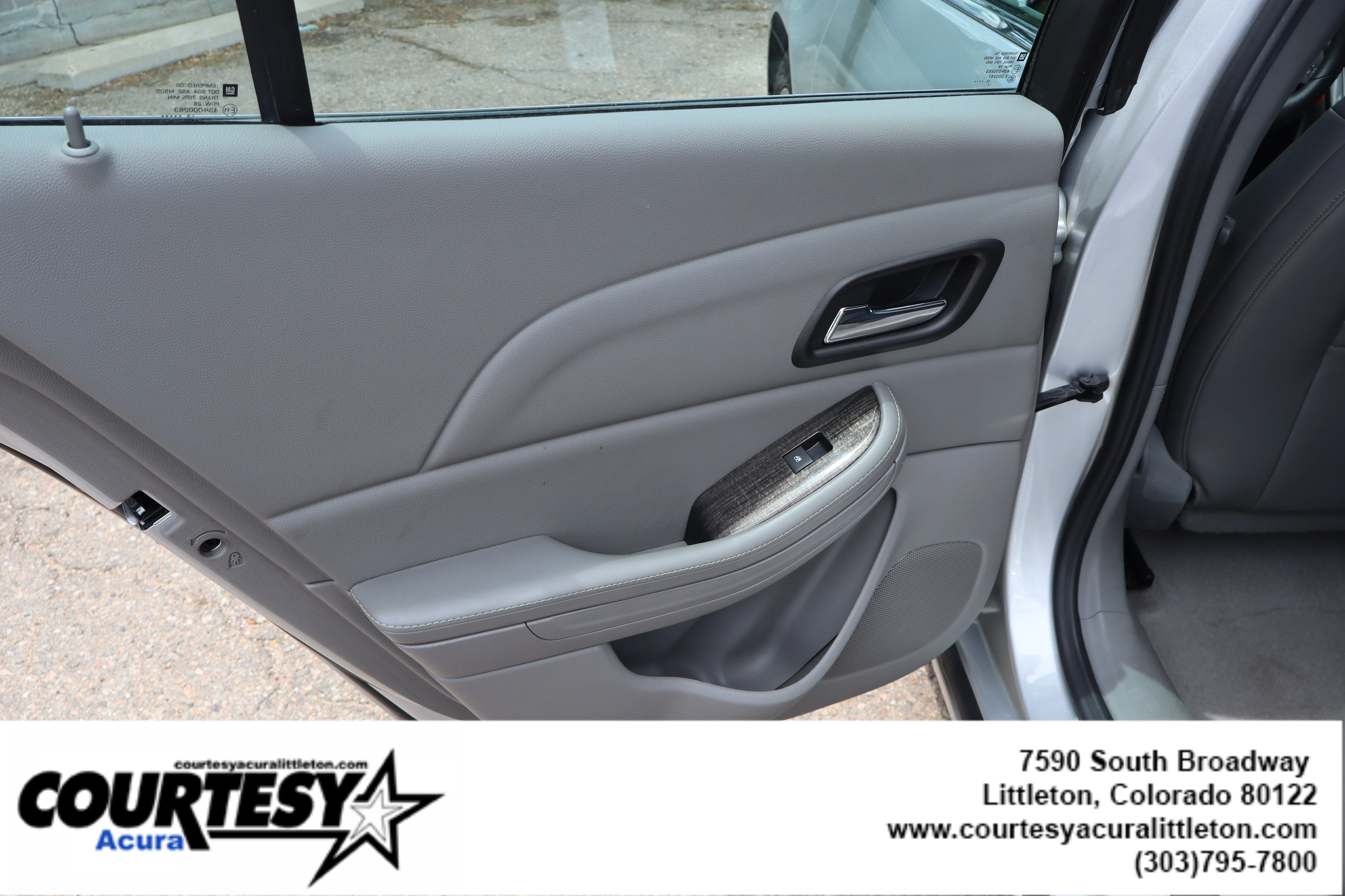 Used 2016 Silver Ice Metallic Chevrolet LT image 24