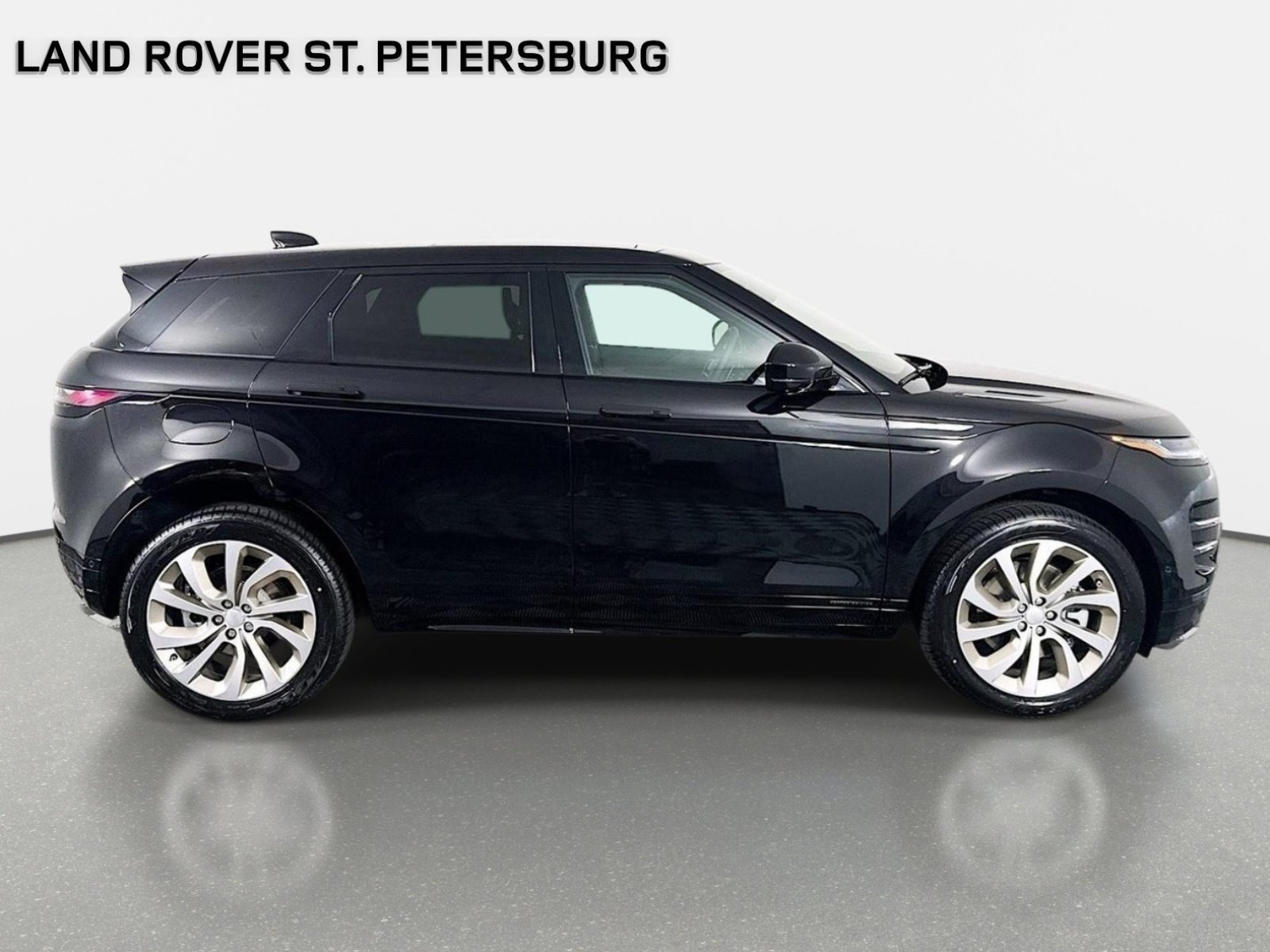 Used 2026 Santorini Black Land Rover Hoxton Edition image 4
