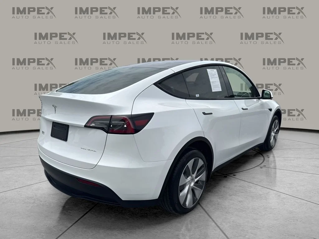 Used 2023 White Tesla Long Range image 5