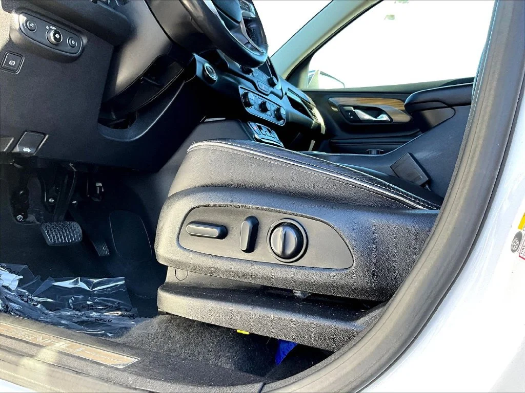 Used 2018 Summit White GMC Denali image 41