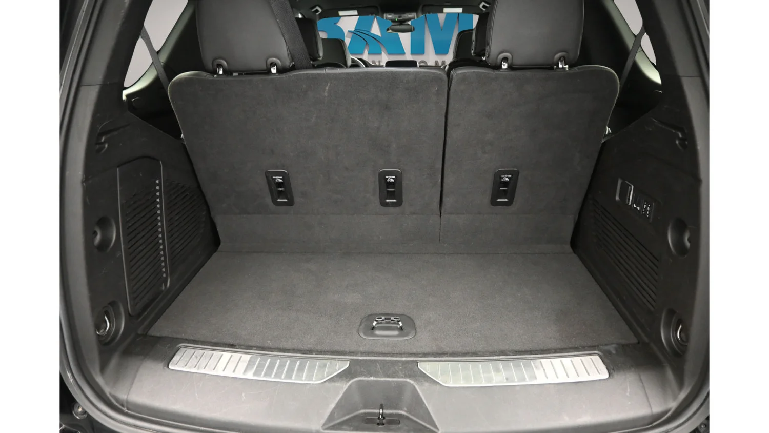 Used 2024 Black Chevrolet Premier image 33