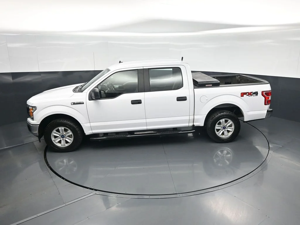 Used 2020 White Ford XL image 39