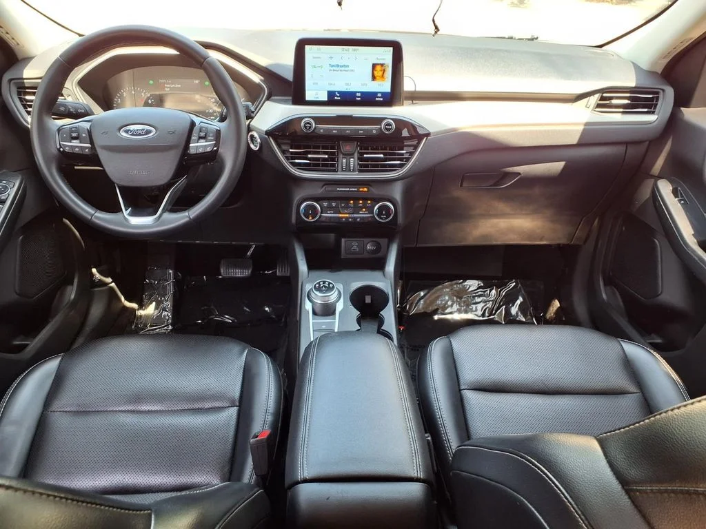 Used 2022 Silver Ford SEL image 14