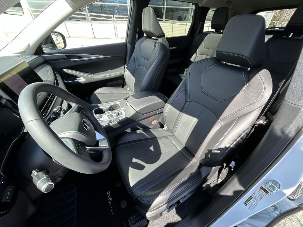 Certified Used 2026 White INFINITI LUXE image 15