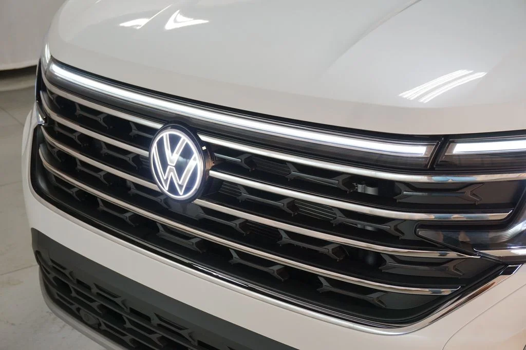New 2026 Opal White Volkswagen 2.0T SE w/Technology image 35