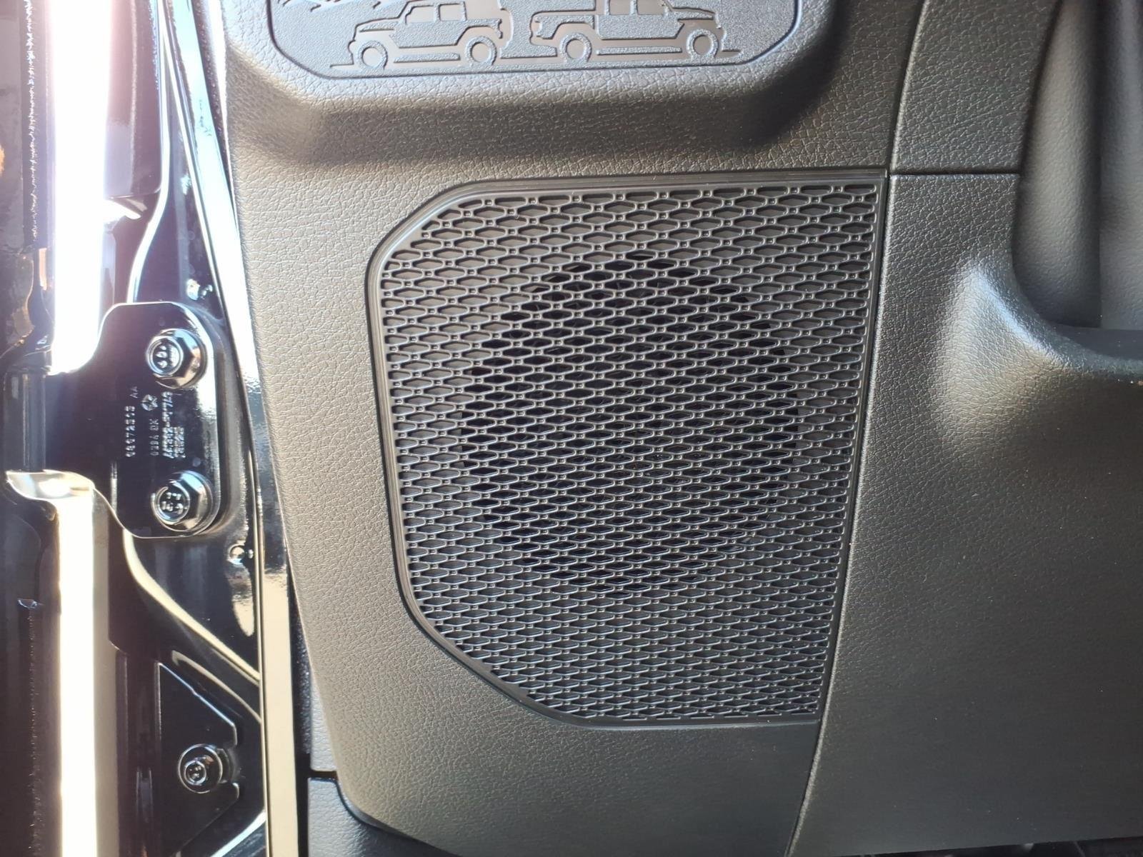 New 2026 Black Clear-Coat Exterior Paint Jeep  image 5