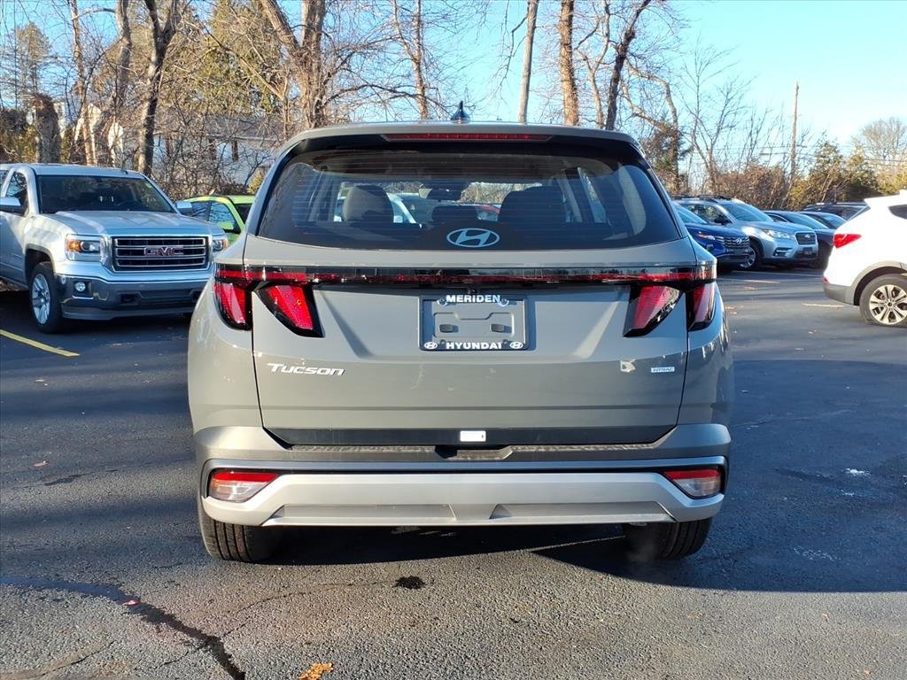 New 2026 Hampton Gray Metallic Hyundai SE AWD image 3