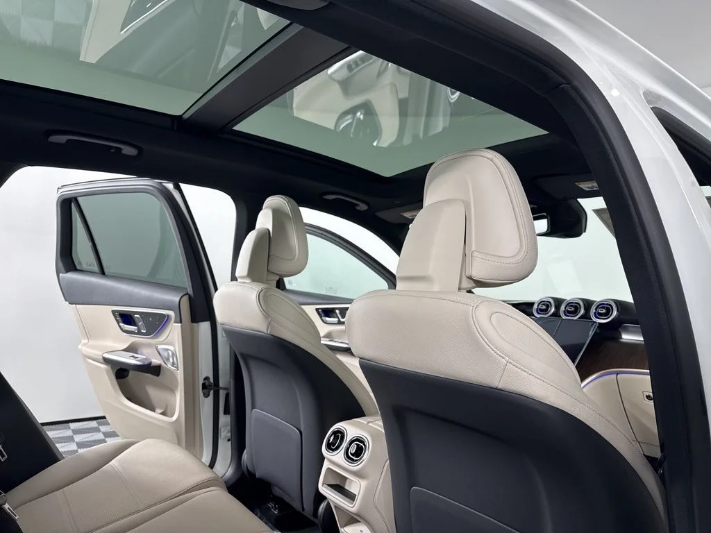 New 2026 White Mercedes-Benz GLC 300 image 19