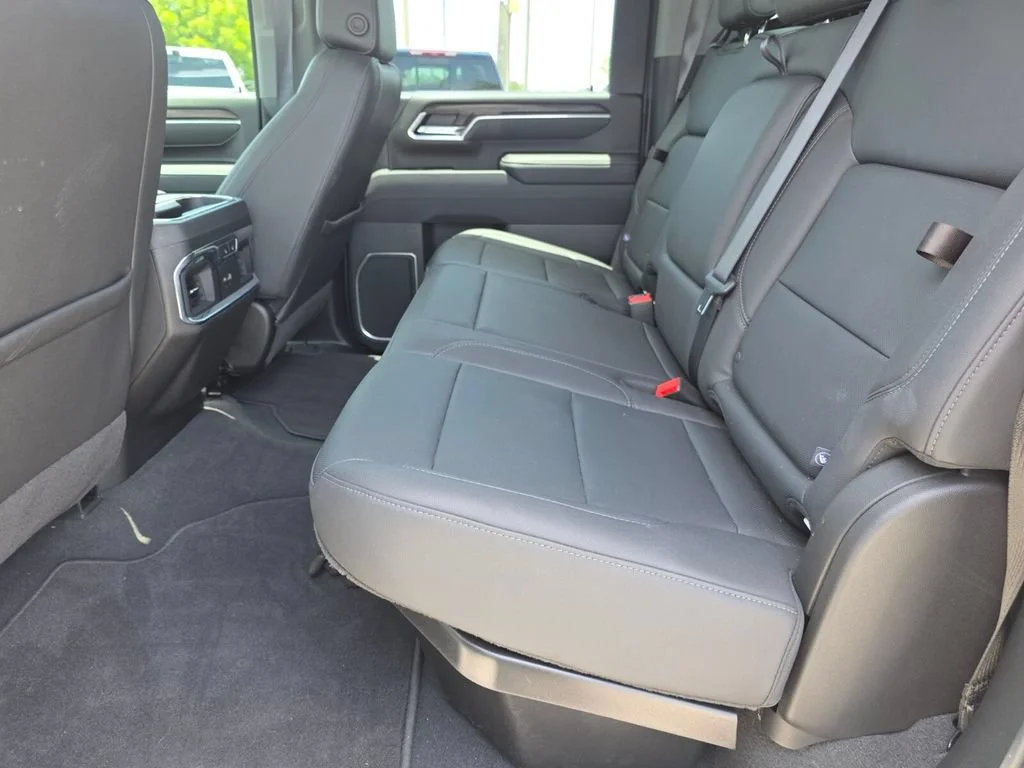 Used 2025 Summit White GMC SLT image 22