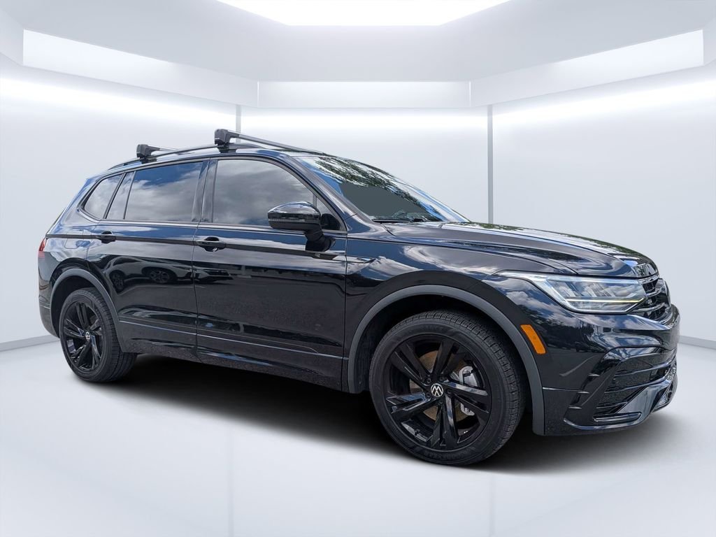 2023 Volkswagen Tiguan 2.0T SE R-Line Black's photo