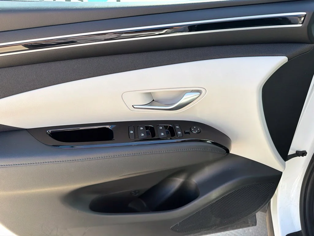 Used 2022 Gray Hyundai SEL image 25