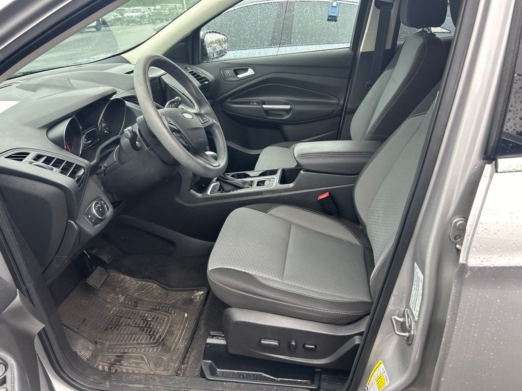 Used 2017 Silver Ford SE image 3