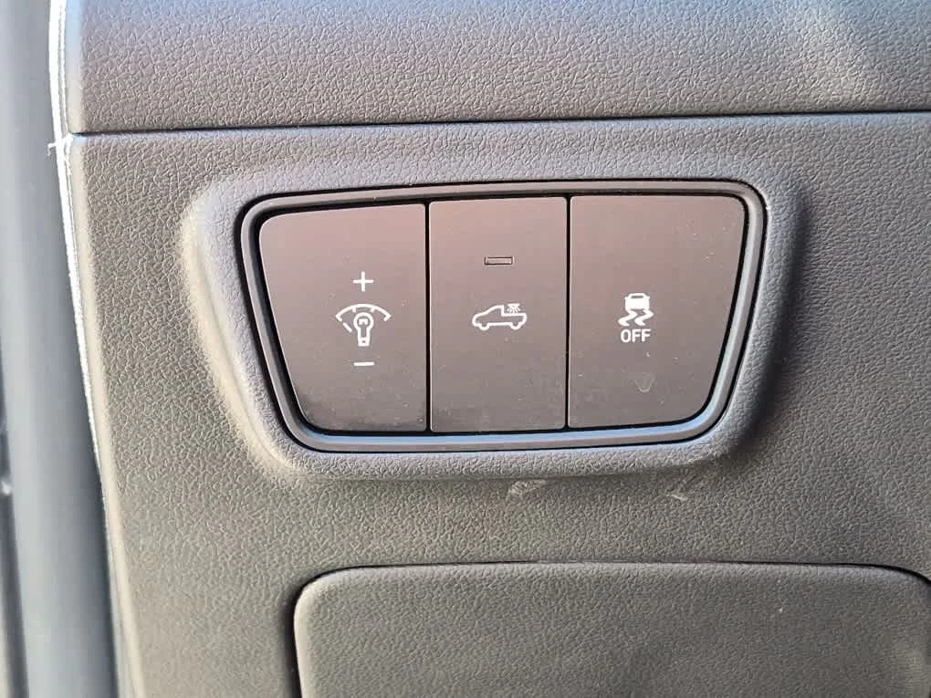 Certified Used 2024 Hampton Gray Hyundai SEL image 19