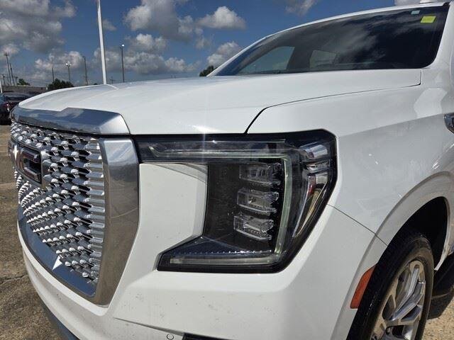 Used 2024 Summit White GMC Denali image 10