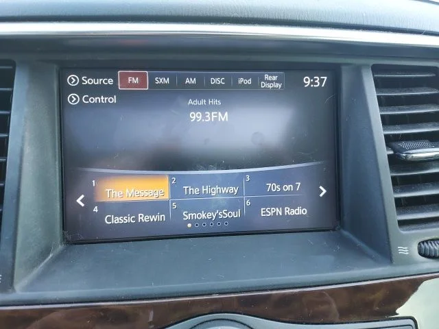 Used 2018 Black Nissan Platinum image 12