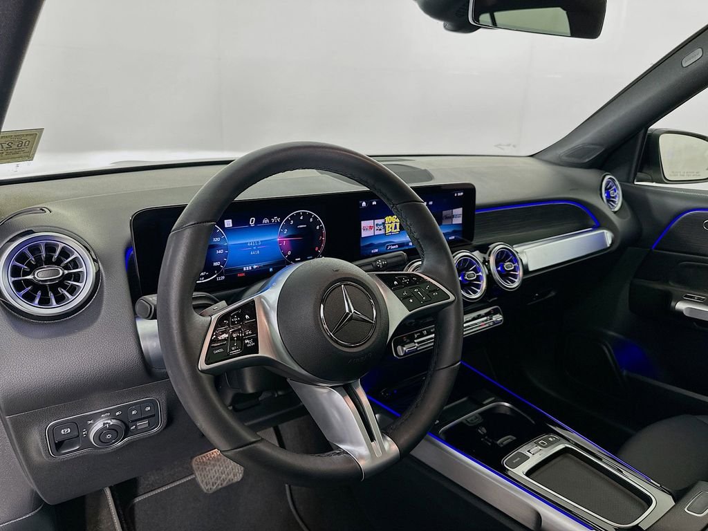 Used 2026 Black Mercedes-Benz GLB 250 image 7