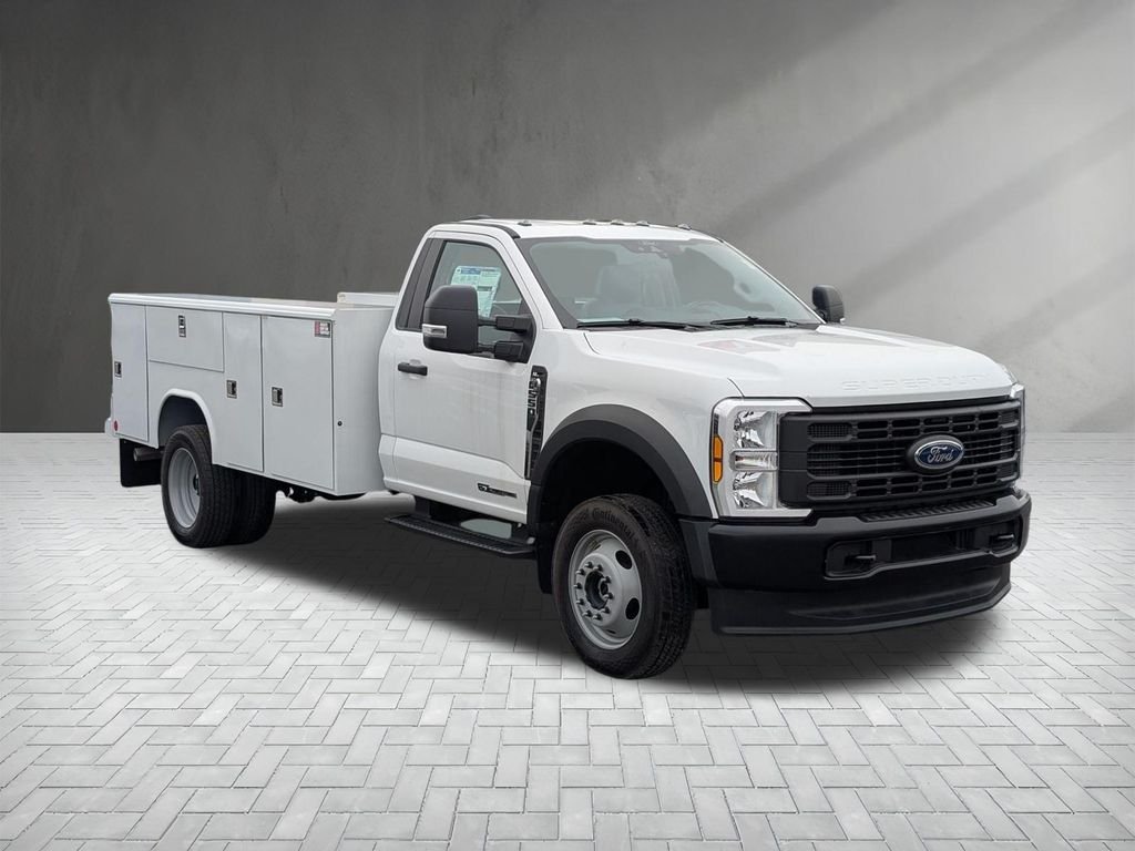 2025 Ford F-550 Super Duty Chassis Cab