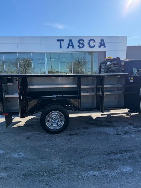 2025 Ford F-450 Super Duty Chassis Cab XLT - Photo 7